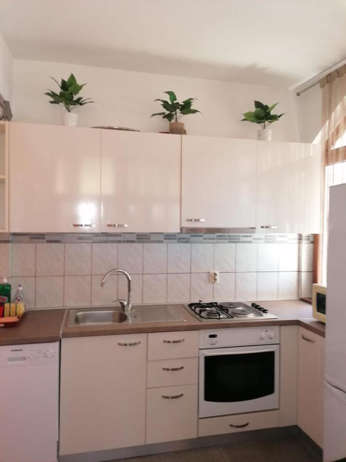 Apartmani Valerija I Joso Бибине Екстериор снимка