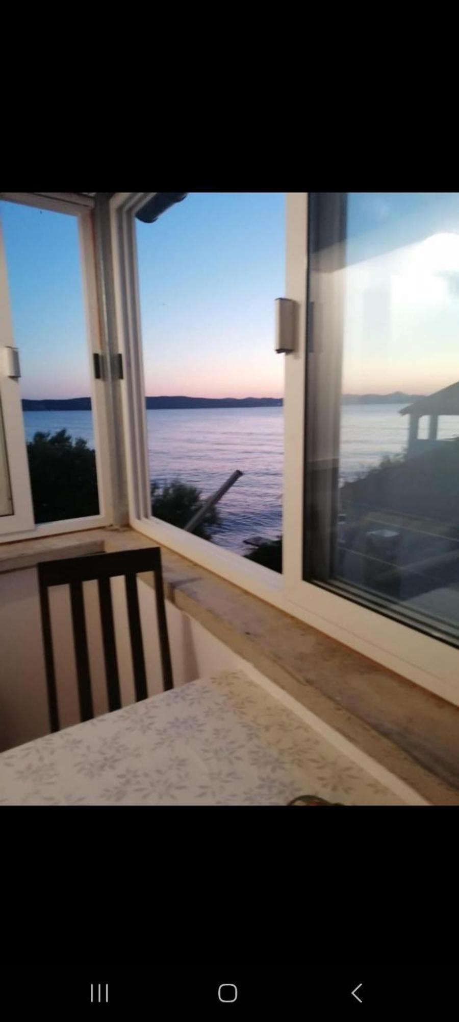 Apartmani Valerija I Joso Бибине Стая снимка