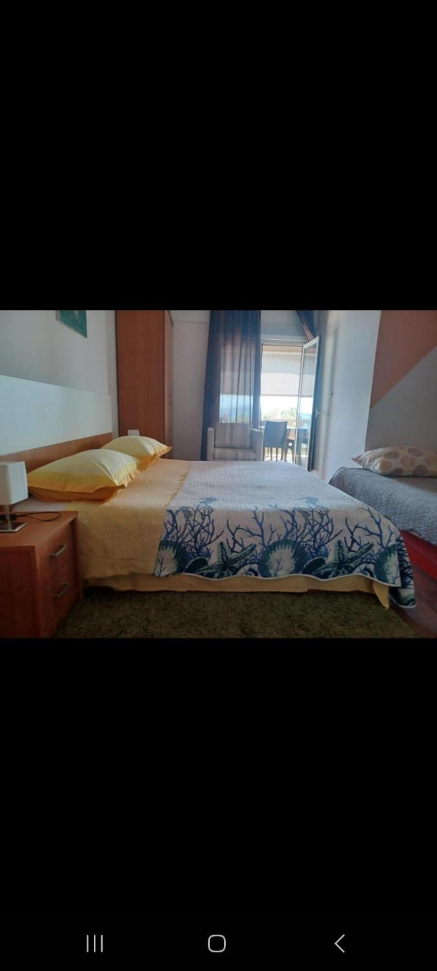 Apartmani Valerija I Joso Бибине Стая снимка