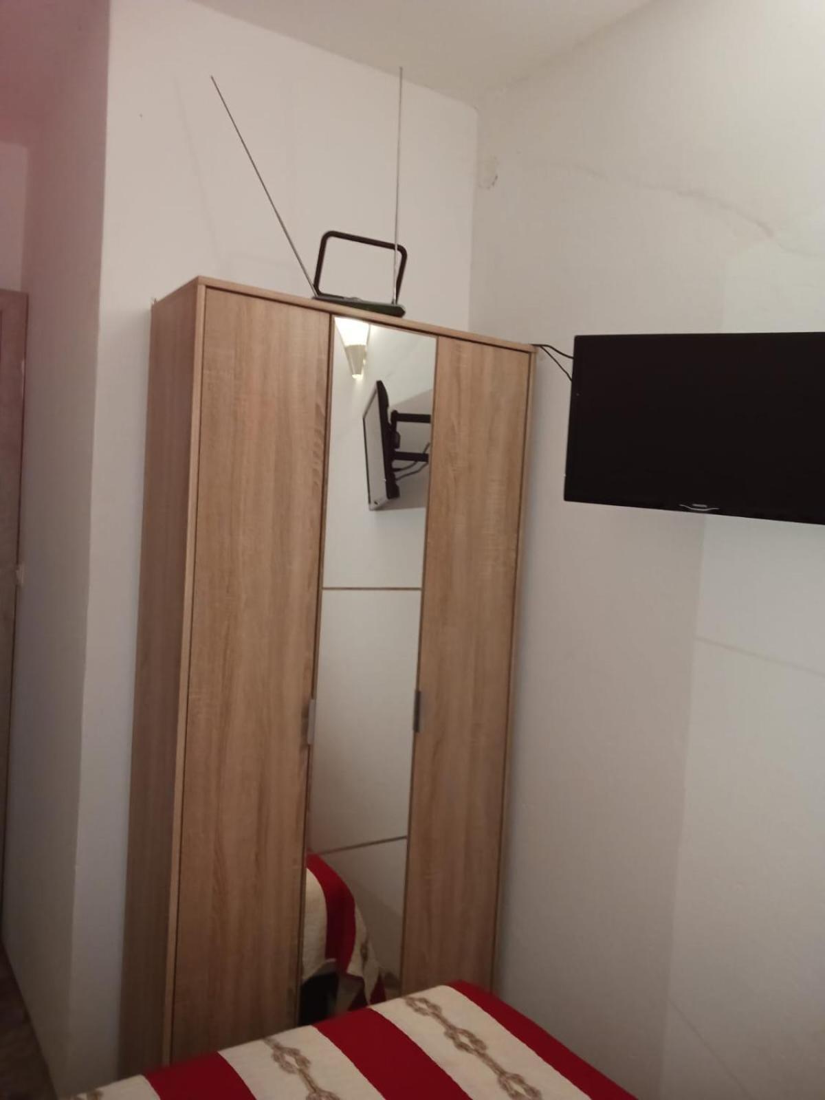 Apartmani Valerija I Joso Бибине Стая снимка